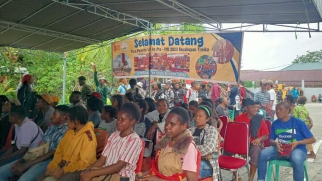 
Suasana para OMK yang siap untuk mengikuti kegiatan Live In di paroki Santo Stevanus Sempan.Foto: Sasagupapua.com