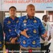 Pj.Bupati Kabupaten Sarmi Markus Mansnembra (tengah)Foto: Capture video tiktok Protokoler Sarmi