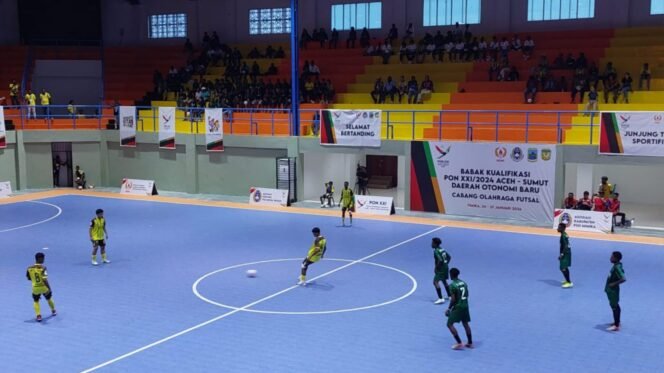 
Suasana pertandingan Futsal Putra Kualifikasi Pra PON XXI di Timika.Foto: Kristin Rejang - Sasagupapua.com