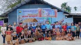 Para Panitia foto bersama dengan jemaat GKI Piniel. Foto: Istimewa For Sasagupapua.com