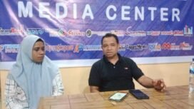 Koordinator Divisi Hukum KPU Mimika, Hyeronimus Kia Ruma Ladoangin saat memberikan keterangan persFoto: Kristin Rejang/Sasagupapua.com