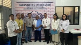 Eltinus Omaleng saat berada di Lapas Makasar.
Foto: Dok KPK