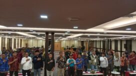 Foto bersama kegiatan sosialisasi yang diselenggarakan oleh KPU.Foto: Kristin Rejang/Sasagupapua.com