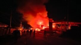 Sejumlah gedung sekolah dan kios yang dibakar oleh KKB.Foto: Istimewa for Sasagupapua.com.