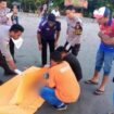 Kepolisian saat merespon TKP ditemukan sosok bayi baru lahir di Pinggir Pantai.Foto: Istimewa