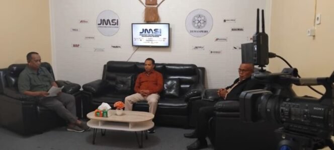 
Suasana dialog yang dilaksanakan bersama KPU Mimika di Studio JMSI. Foto: Istimewa