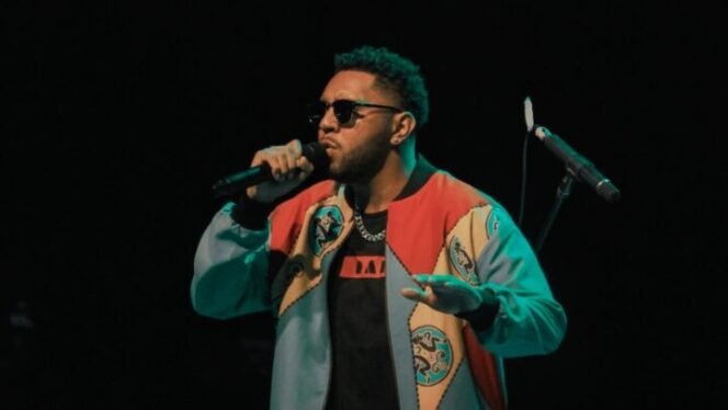 
Ian Williams ketika bernyanyi. Foto: Ig@iannwilliamss