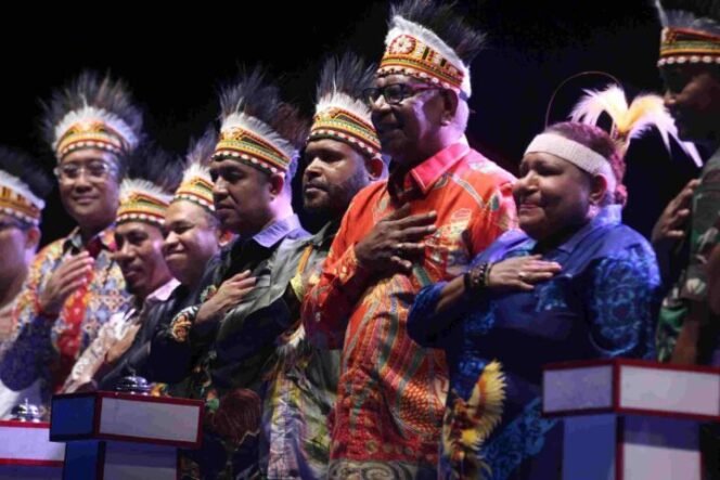 
Parade Foto Peluncuran Tahapan Pilkada Mimika 2024 Berlangsung Spektakuler