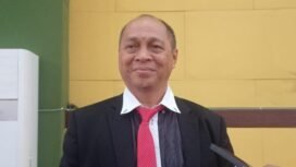 Kepala Dinas PUPR Kabupaten Mimika, Robert Mayaut. (Foto: Sasagupapua.com)