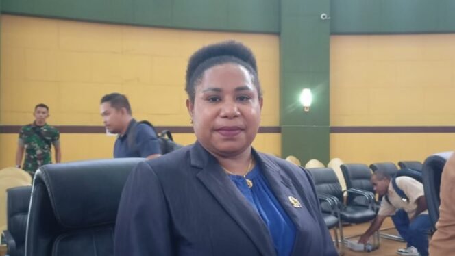 Ketua Fraksi Demokrat DPRD Mimika, Ancelina Beanal