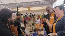 Plt. Bupati Kabupaten Mimika, Johannes Rettob bersama Ny. Suzy Rettob berkunjung ke stand yang ada di event TIFA. (Foto: Sasagupapua)