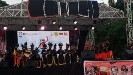 Penampilan Sanggar Honong dari Jayapura. (Foto: Edwin/Sasagupapua)