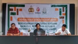 Ketiga narasumber saat memberikan Sosialisasi Sentra Gakkumdu.(Foto: Edwin Rumanasen)