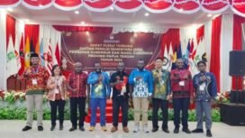 Komisioner KPU Kabupaten Mimika berfoto bersama Komisioner KPU Provinsi Papua Tengah. (Foto: Istimewa)