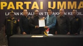 Alex Omaleng - Yusuf Rombe saat menerima B1KWK di kantor DPP. (Foto: Istimewa)