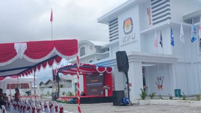 
Suasana persiapan di Kantor KPU Kabupaten Mimika. (Foto: Edwin Rumanasen)
