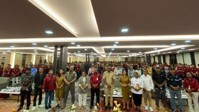 
Foto bersama kegiatan pembukaan kegiatan pelatihan 2024. (Foto: Edwin Rumanasen)