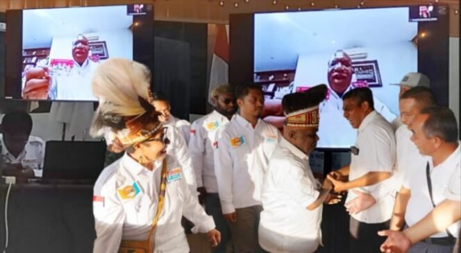 
JWW-AYO Bakal Uji Coba 2000 Kartu PPT Sejahtera ke Relawan Pemenangan: Multi Fungsi Bahkan Bisa Akses Bansos