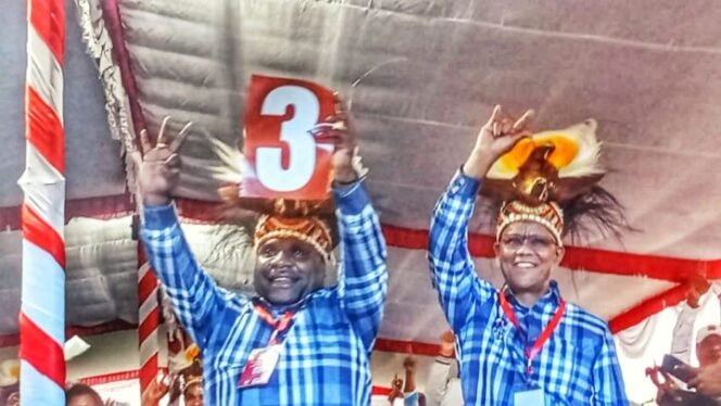 
Calon Bupati dan Wakil Bupati Kabupaten Mimika, Alexsander Omaleng -Yusuf Rombe (AIYE) mendapatkan nomor urut 3. (Foto: Sasagupapua.com)