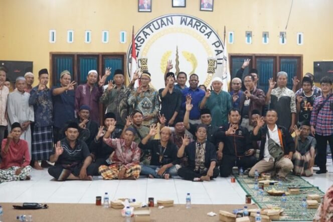 Calon Wakil Bupati Kabupaten Mimika, Yusuf Rombe ketika bertemu dengan masyarakat Pati. (Foto: TIM Media AIYE)