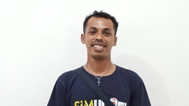 
Plt.Kepala Sub Bagian Keuangan, Umum dan Logistik, Hendrik Samkay. (Foto: Edwin Rumanasen)