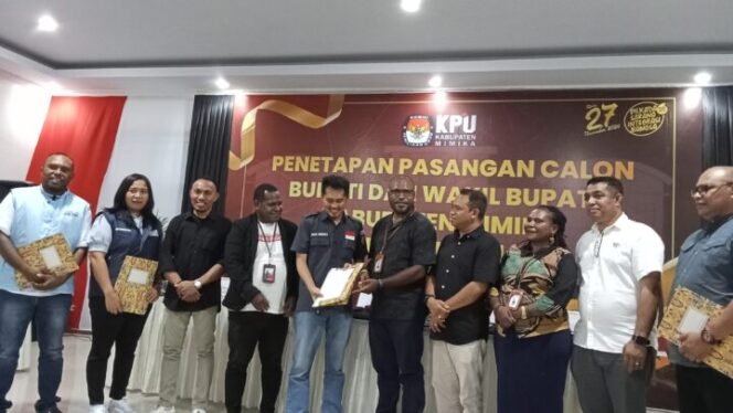 
Suasana penyerahan berita acara penetapan pasangan calon. (Foto: Edwin Rumanasen)