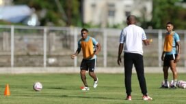 Para punggawa PSBS Biak saat berlatih jelang laga kontra Madura United di Pekan Ke-5 BRI Liga 1. (Foto: Istimewa)