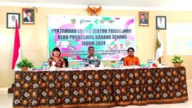 Kepala Puskesmas Karang Senang, Kadis Kesehatan dan Sekretaris Distrik Kuala Kencana saat menghadiri Kegiatan. (Foto: Edwin Rumanasen)