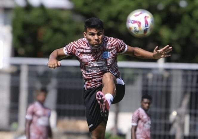 
Tim PSBS Biak saat menjalani latihan jelang laga melawan Borneo FC. (Foto: Istimewa)