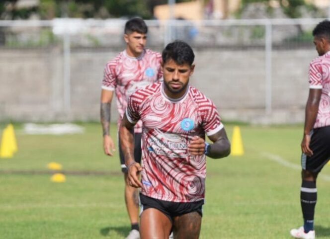 
Christian Gabriel Esparza saat berlatih bersama Tim usai pemulihan cedera. Foto (Istimewa)
