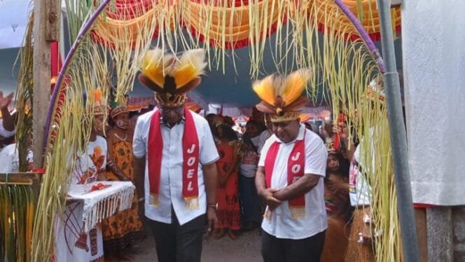 
Calon Bupati dan Wakil Bupati Kabupaten Mimika, Johannes Rettob dan Emanuel Kemong (JOEL). (Foto: Sasagupapua.com)