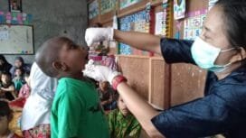 Pelaksanaan PIN Polio oleh tenga kesehatan BLUD Puskesmas Karang Senang. 