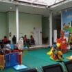 Suasana taman bermain anak yang disediakan oleh BLUD Puskesmas Karang Senang. (Foto: Kristin Rejang)