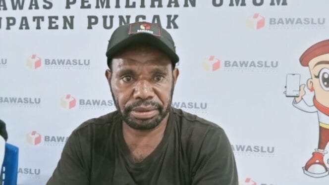 
Koordinator Sekretariat (Korsek) Bawaslu Kabupaten Puncak, Yoni Wanimbo.