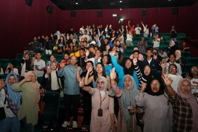 Nonton Bersama Pendukung, Yusuf Rombe: Ini Wujud Perkembangan Investasi di Mimika