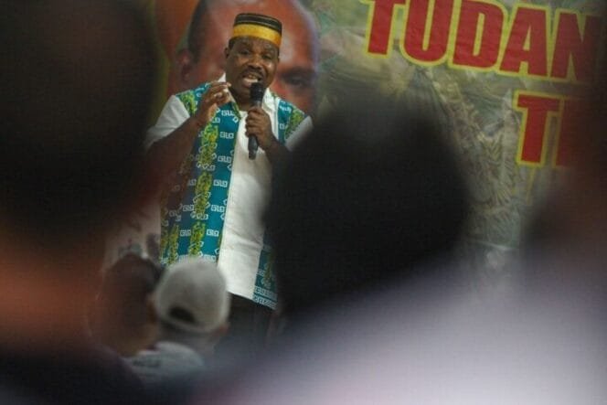 
Calon Bupati Kabupaten Mimika, Maximus Tipagau