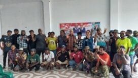 Calon Wakil Bupati Kabupaten Mimika, Yusuf Rombe saat bertemu dengan masyarakat. 