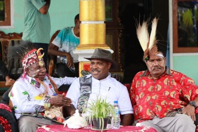 
27,9 Persen Masyarakat Mimika Menilai Maximus Paling Suka Membantu