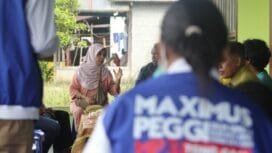 Calon Wakil Bupati Kabupaten Mimika, Peggi Patricia Pattipi saat bertemu masyarakat. 