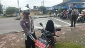 Kendaraan dinas yang diamankan karena kedapatan menggunakan plat hitam saat ojek.