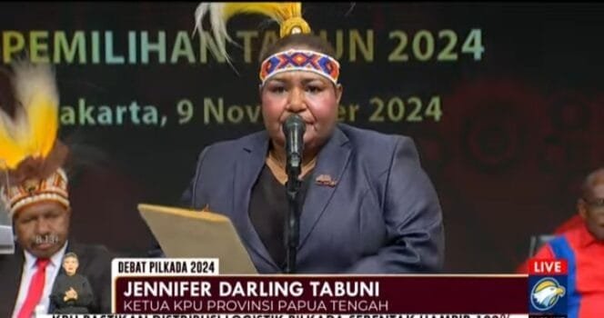 
Ketua KPU Kabupaten Papua Tengah, Jenifer Darling Tabuni. (Foto: Tangkapan Layar Video YouTube Metro TV)