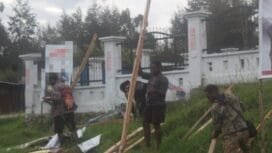 Proses penurunan APK di Kabupaten Puncak. 