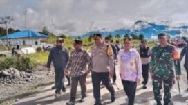 Pemantauan kelanjutan distribusi logistik, PPD, Pandis dan Apkam ke Distrik Beoga oleh Pj.
Bupati didampingi Sekretaris Daerah, Dandim 1717/Puncak , Kapolres Puncak, Ketua KPU
Puncak dan Ketua Bawaslu Puncak.