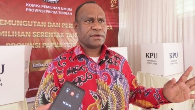 
Komisioner Komisi Pemilihan Umum (KPU) Provinsi Papua Tengah yang juga Koordinator wilayah Puncak Jaya, Marius Telenggen.