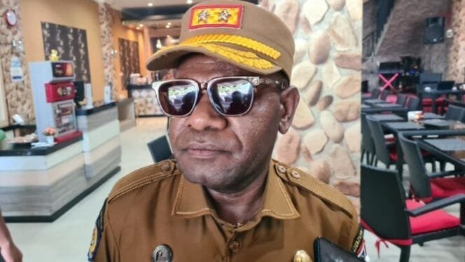 
Asisten I Setda Provinsi Papua Tengah, Menase Kadepa. 