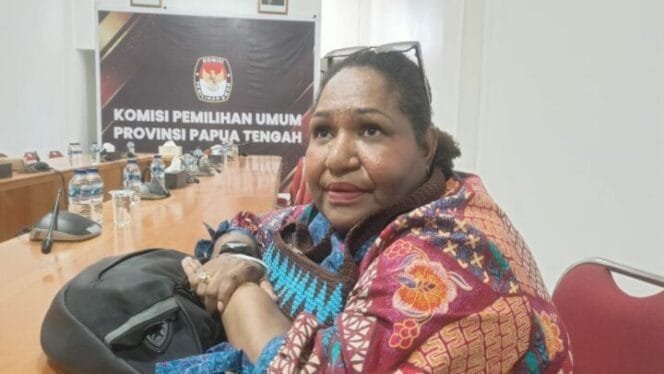 
Ketua KPU Papua Tengah, Jennifer Darling Tabuni. (Foto: Kristin Rejang)