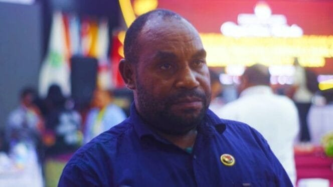 
Koordinator Divisi Hukum, Pengawasan, Pencegahan, Partisipasi Hubungan Masyarakat (HP2HM) Bawaslu Papua Tengah, Fredi Wandikbo. (Foto: Kristin Rejang)