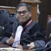 Kuasa Hukum Pemohon hadir pada persidangan Pengucapan Putusan Perkara Nomor 305/PHPU.BUP-XXIII/2025 Perselisihan Hasil Pemilihan Umum Bupati Kabupaten Puncak Jaya, Senin (24/2) di Ruang Sidang Pleno MK. Foto Humas/Bayu