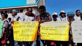 Suasana aksi dari Front Solidaritas Pelajar Mimika yang menolak Program Makanan Gratis. (Foto: Istimewa)