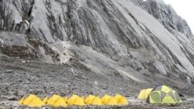 Suasana di Area Gunung Cartensz. (Foto: tropik_adventure)